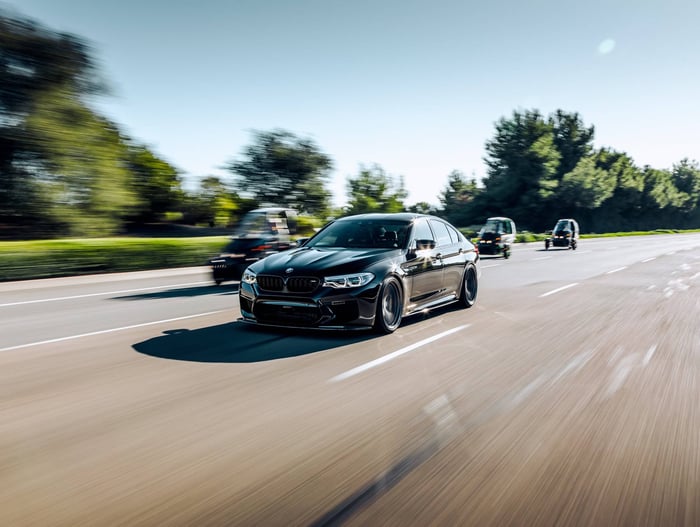 Super-Sedans Reborn: Is the 2025 BMW M5 Hybrid Too Heavy or Just Right?