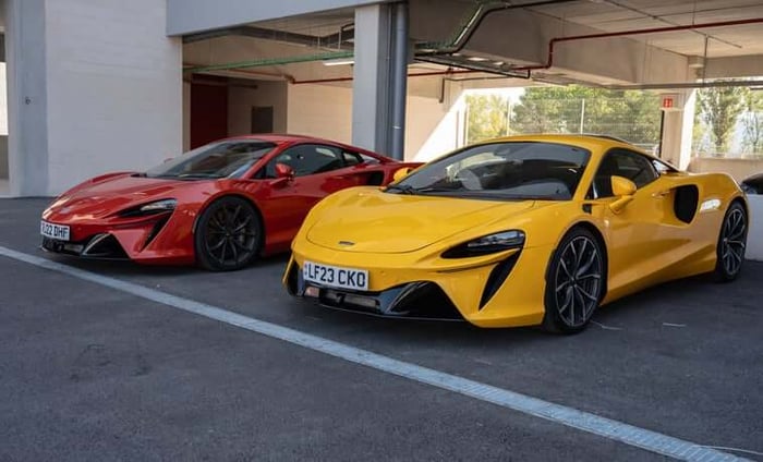 The 2025 McLaren Artura: Electrified Evolution, Uncompromised Performance