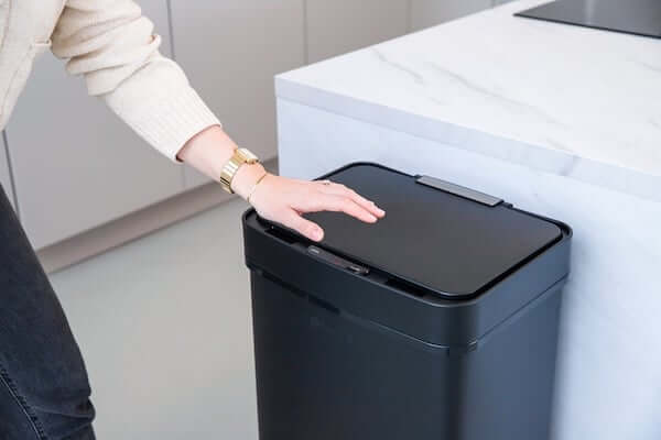 Sensor prullenbak of pedaalemmer?