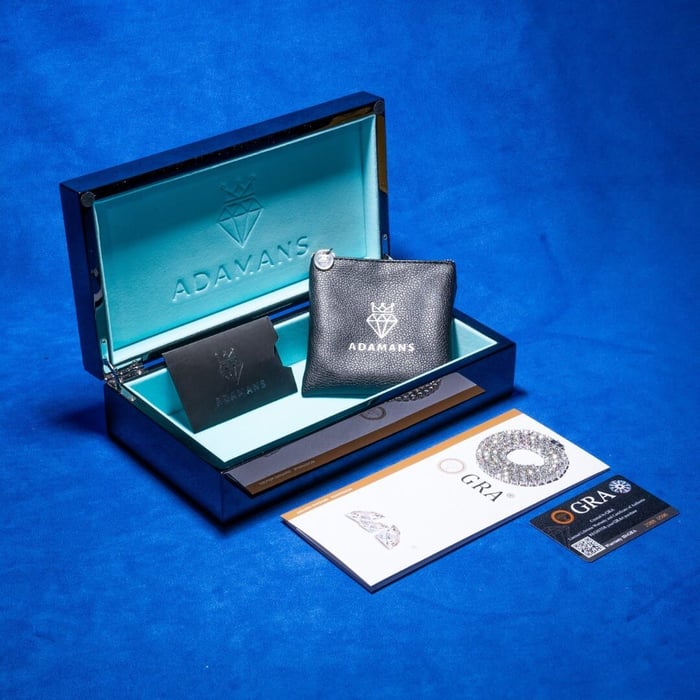 Moissanite vs. Diamonds: Which Sparkles Brighter?