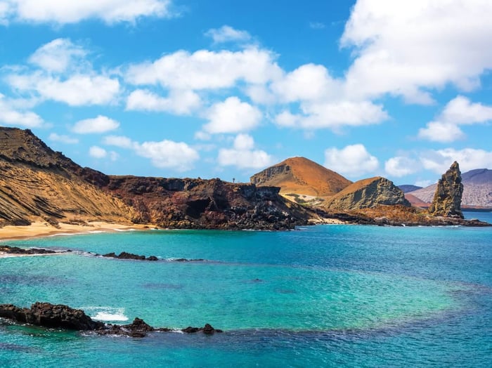 Galápagos boats guide - Pinnacle Rock in the Galapagos  - Bartolomé Island