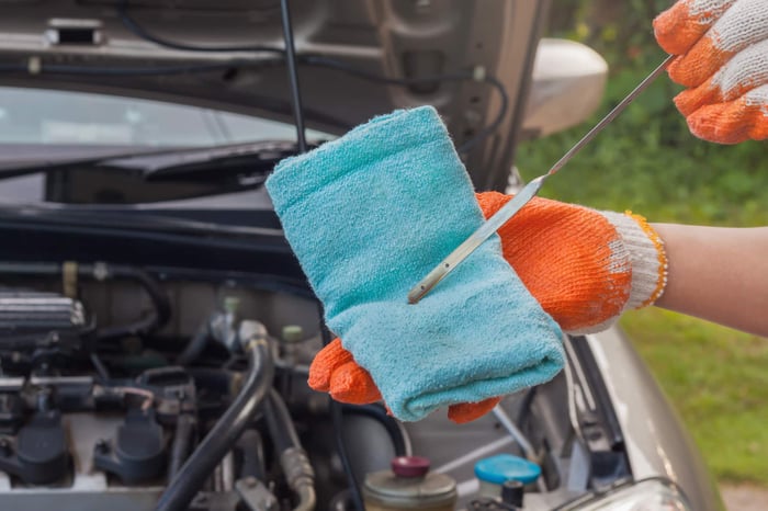 Recognizing Low Transmission Fluid Symptoms: Why Transmission Fluid Matters