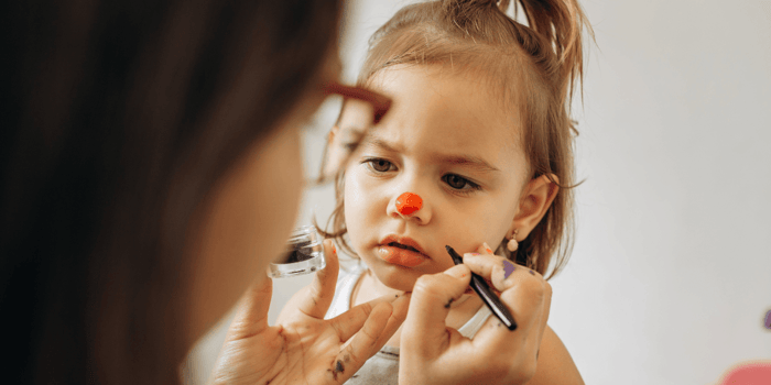 Clean Kids Makeup: Ingredients, Labels, and Safer Play