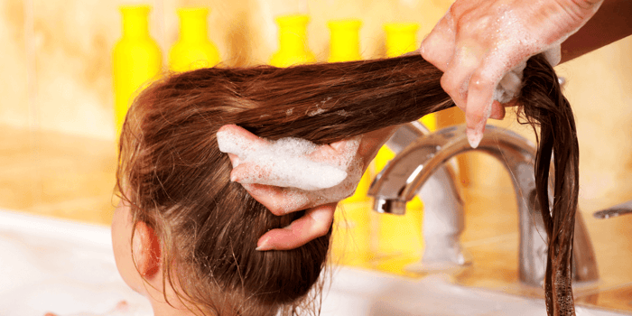 Clean Kids Shampoo: Ingredients to Look For and Avoid (Plus How to Shop Smart)