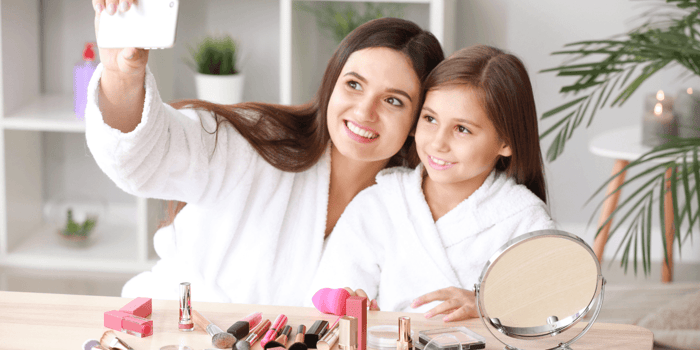 Creative Beauty Gifts for Kids: A Parent Guide to Dress-Up Play