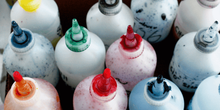 dye free makeup for kids and safer alternatives to synthetic dyes