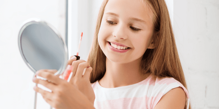Girls Lip Gloss: Ingredients Parents Should Check (and What to Skip)