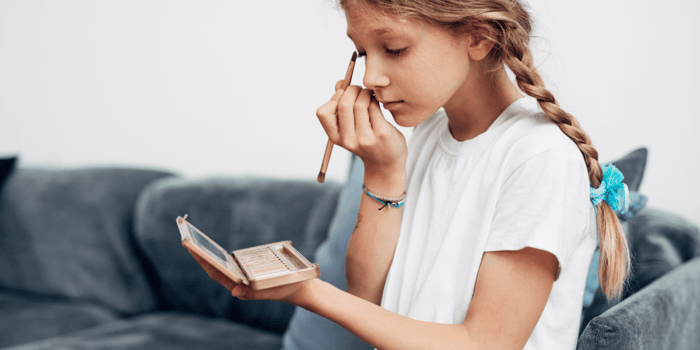 Kids Eyeshadow Ingredients: What Parents Should Avoid