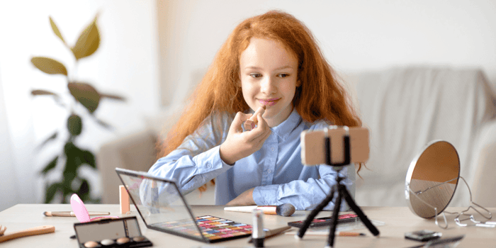 Kids Lipstick Guide: Ingredients, Age and Safer Play