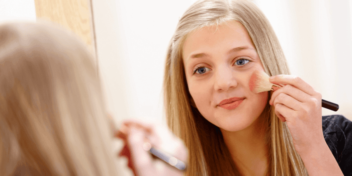 kids makeup brushes made with non-toxic hypoallergenic materials for sensitive skin and safe beauty play