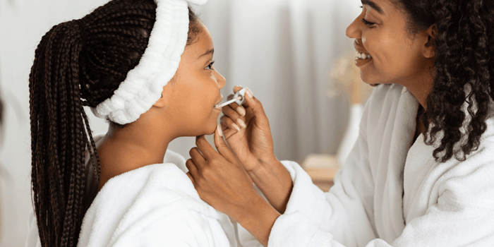 Natural Lip Gloss for Kids: Ingredients Parents Should Check