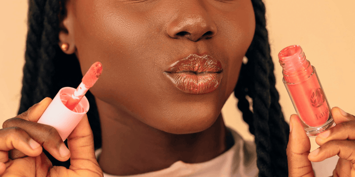 Non Toxic Lip Gloss for Girls: Ingredients Parents Should Check (And What to Avoid)