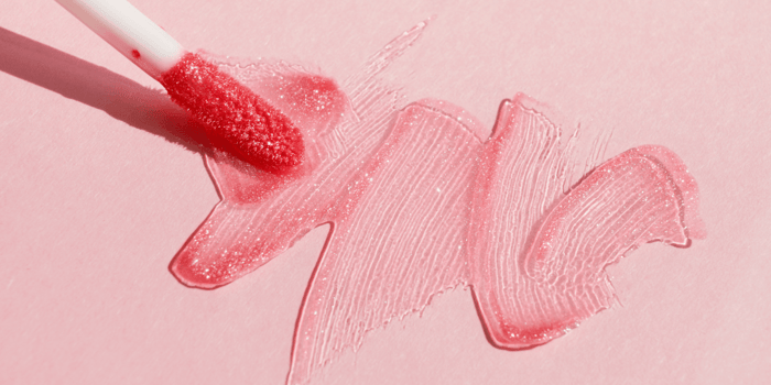 Non Toxic Lip Gloss: Ingredients Parents Should Check (and What to Skip).
