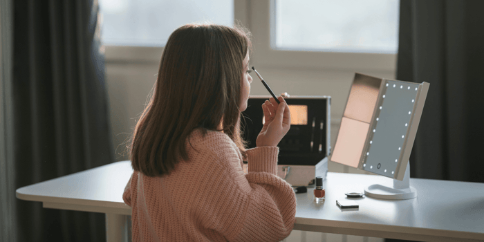 Non-Toxic vs Mainstream Kids Eyeshadow: What to Know