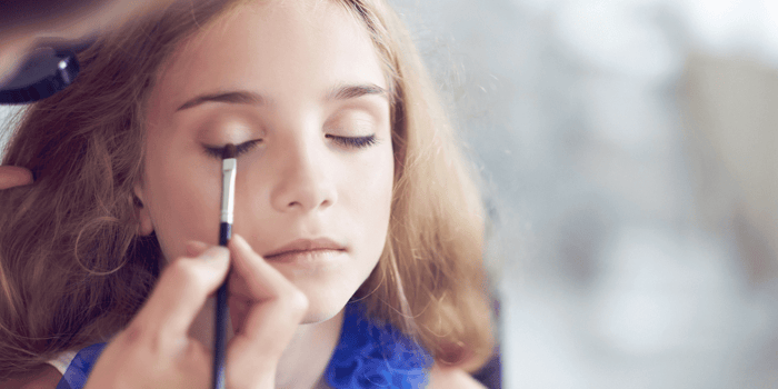 Safe Makeup for Kids: Ingredients, Labels, and Safer Play