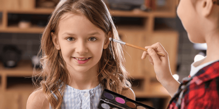 Safe Makeup for Tweens: Ingredients, Labels, and Safer Play