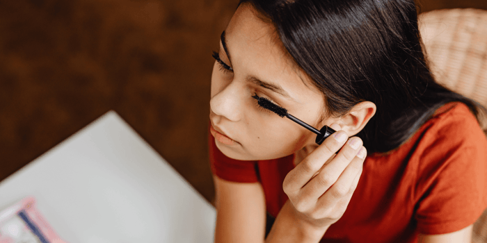 What Are Safe Makeup Brands? A Parent’s Practical Guide to “First Makeup”