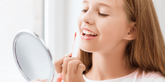 Kids Natural Lip Gloss: Ingredients Parents Should Check
