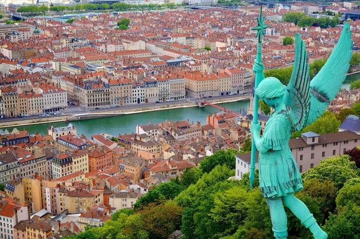 Où vendre une collection de timbres à Lyon et dans le Rhône en 2026 ?
