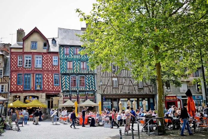 Où vendre une collection de timbres à Rennes et en Bretagne en 2026 ?