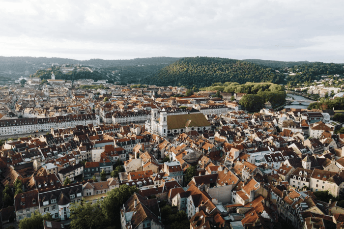 Où vendre une collection de timbres à Besançon et en Franche-Comté en 2026 ?