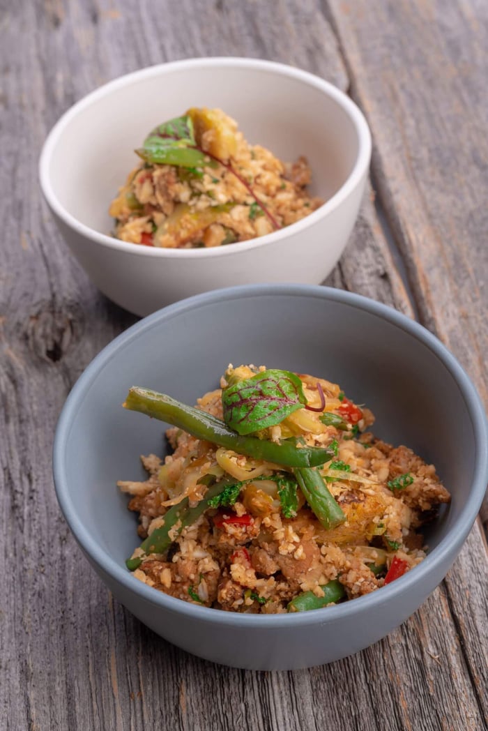 Riz frit de chou-fleur au dindon