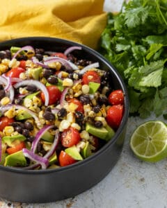 Salade de maïs grillé et avocat