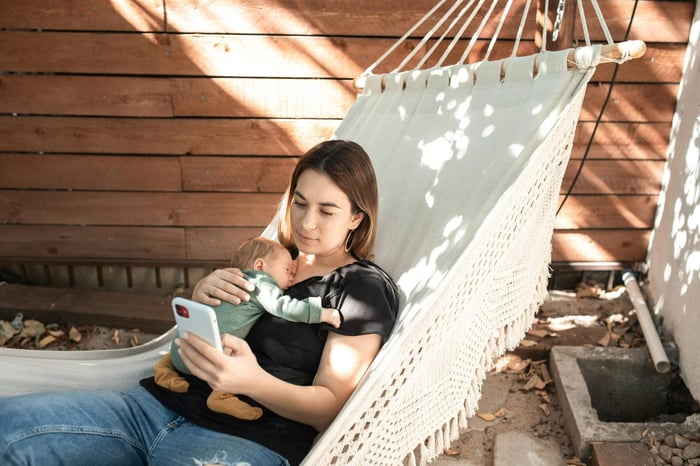 woman googling postpartum anxiety