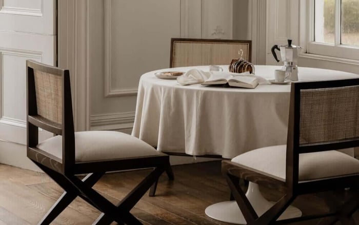 WHY HANDMADE CHAIRS ARE THE EPITOME OF TIMELESS CRAFTSMANSHIP