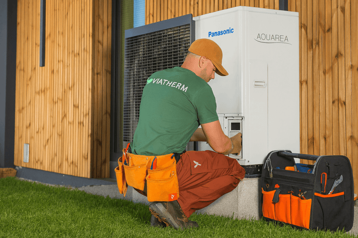 Wärmepumpe Wartung - Service Techniker Viathermo