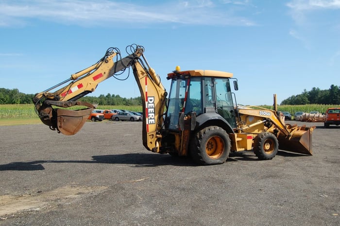 Backhoe vs Excavator: What to Consider