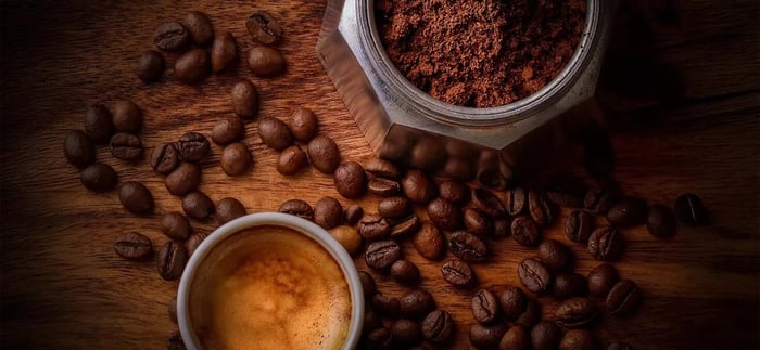 Faz mal tomar café em jejum?