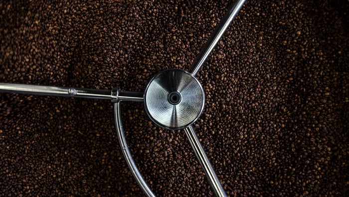 Cafés do Brasil exportam 33,1 milhões de sacas no período de junho de 2016 a maio de 2017 e geram US$ 5,6 bilhões de receita cambial