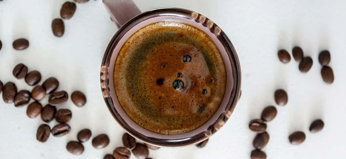 Quanto tem de cafeína em uma xícara de café?