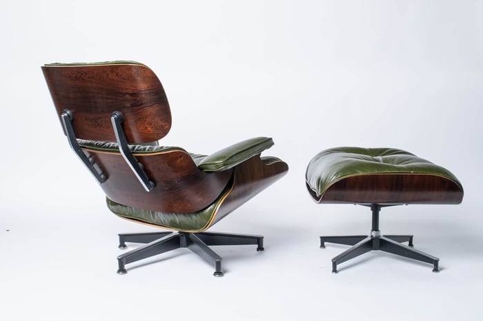 The Eames “Recliner” That Doesn’t Recline: Why the Eames Lounge Chair Is a Fixed-Angle Icon (and Why That Matters)