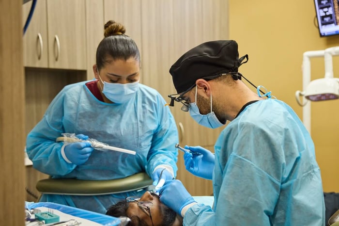 Full-Mouth Restoration Options With All-on-4 in El Segundo: What to Know