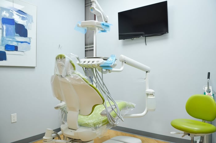 A photo of a dental room