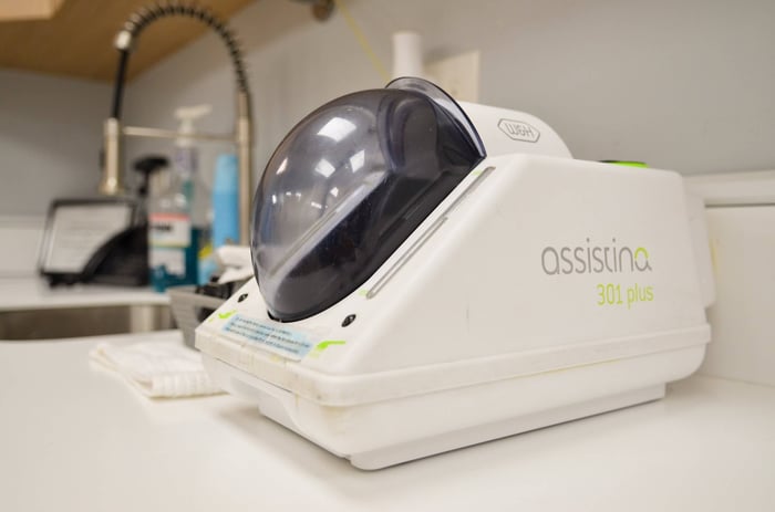 A photo of a dental device