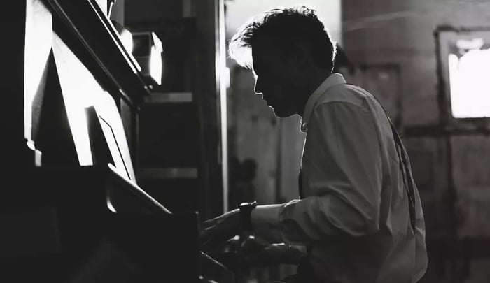 Songwriting Tips: 12 Ways to Create Contrast