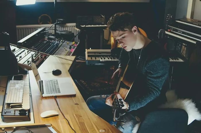 5 Tips for Layering Music in Spire Studio