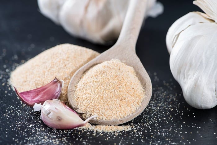 The Bold and Earthy World of Roasted Granulated Garlic: From Farm Fields to Flavor Enhancer