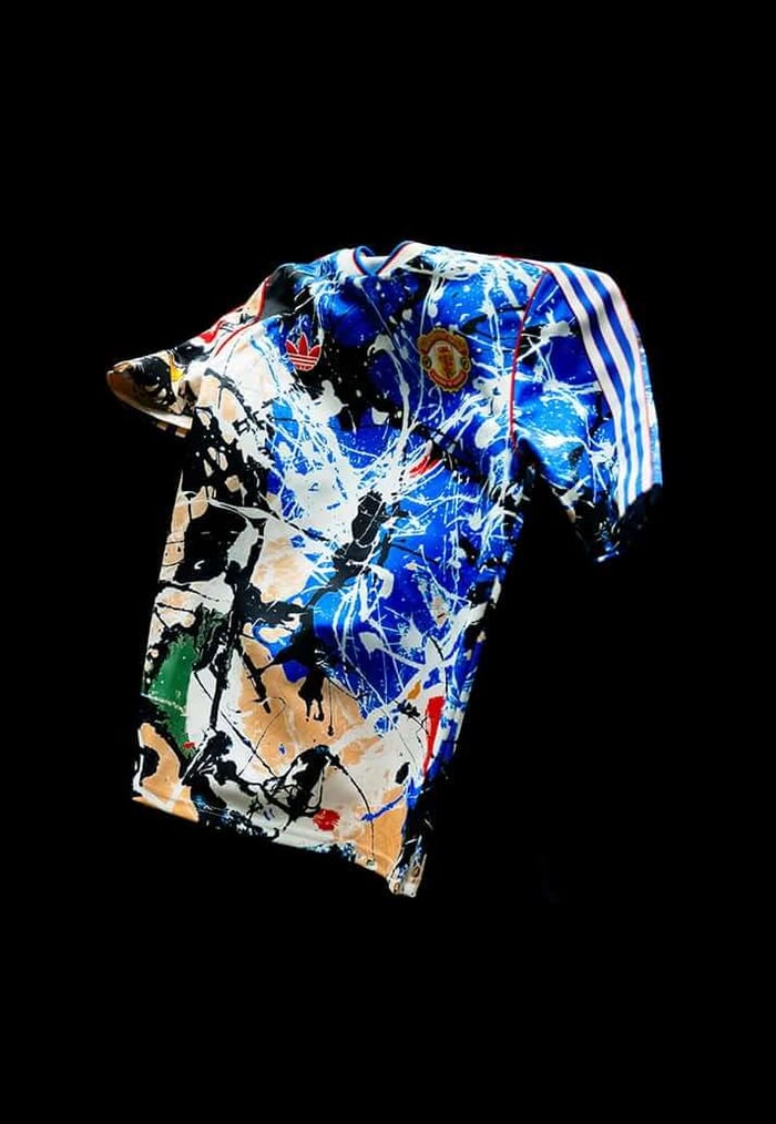 Manchester United unveil Stone Roses Collaboration