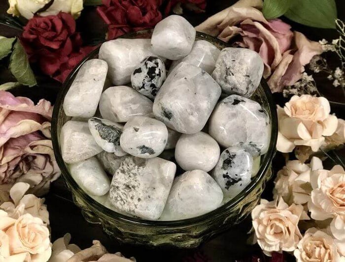 CRYSTAL PROFILE: MOONSTONE