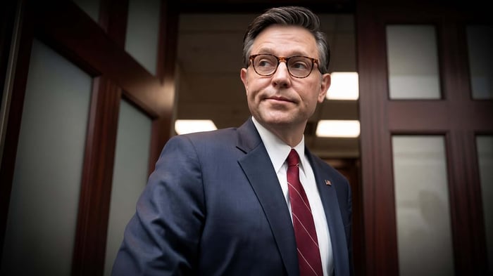 Mike Johnson Predicts GOP House Gains in Midterms Despite Prediction Markets