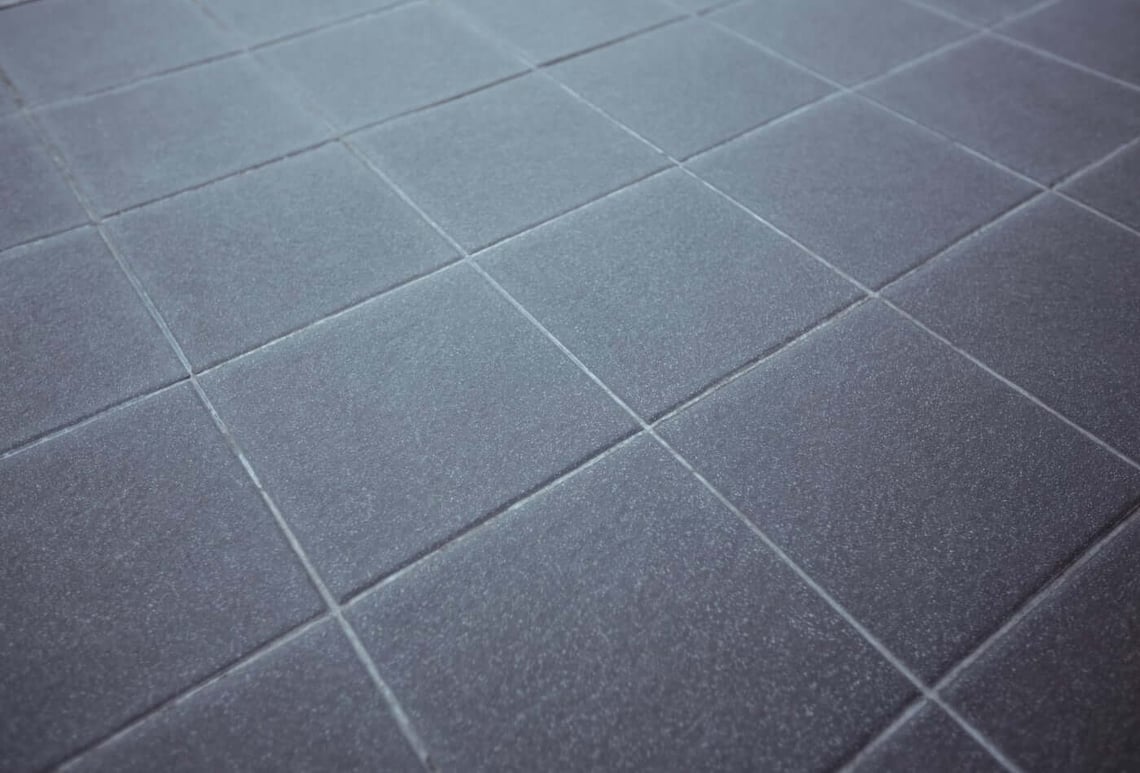 Are British Homeowners Really Excited About Big Size Grey Tiles?