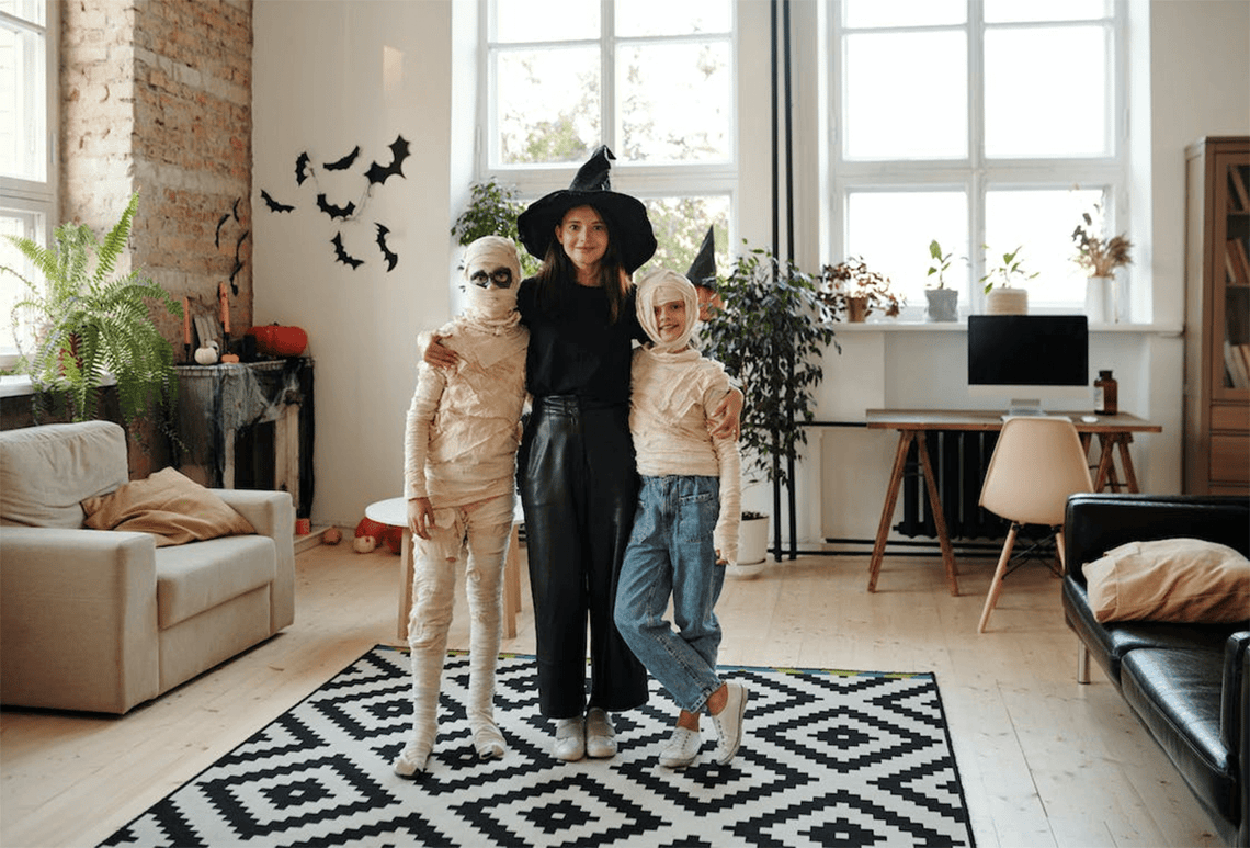 Halloween Living Room Decorations - Make It Happening!!