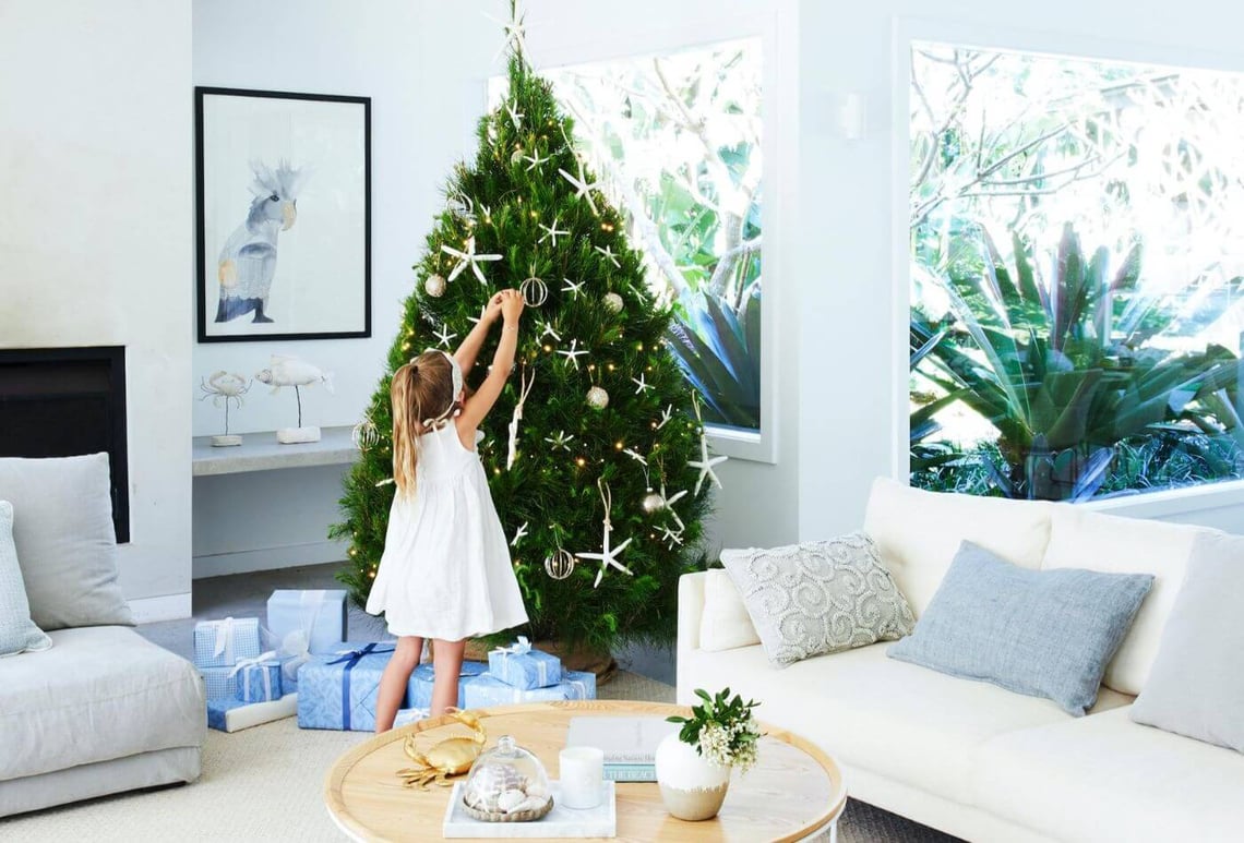 Timeless Hampton Style: Beachside Elegance For Christmas