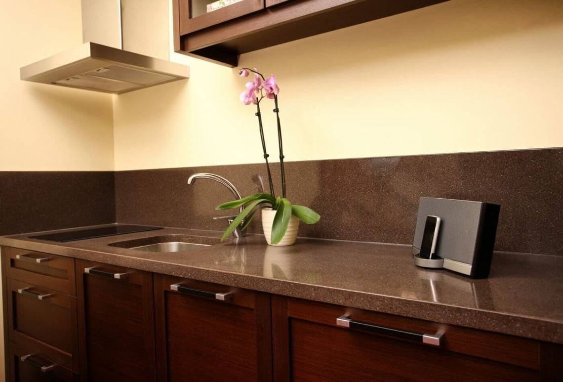 Sustainable Kitchens: The Environmental Benefits of Recycled Countertops