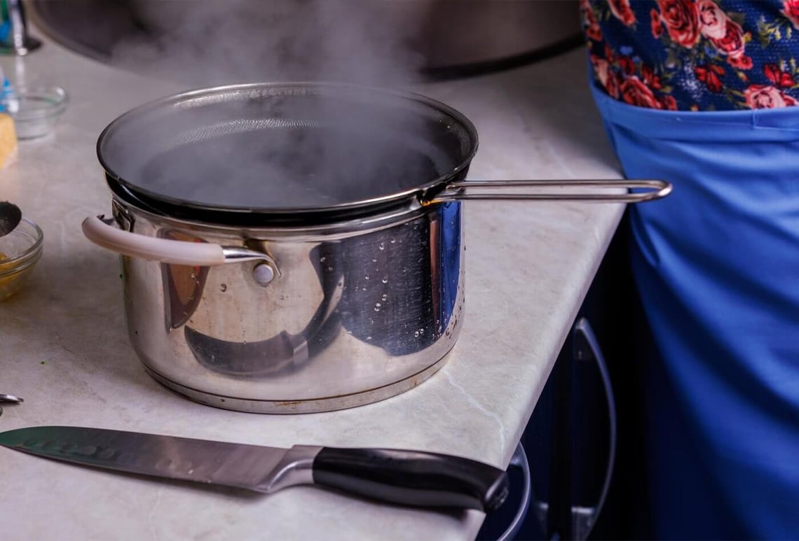 What Makes Some Worktops Safer for High Heat?