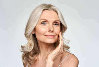 Before and after results showing improved skin flexibility with tetrahydrocurcumin treatment